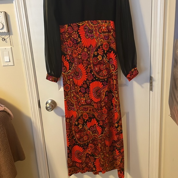 Vintage Dress - Picture 2 of 9